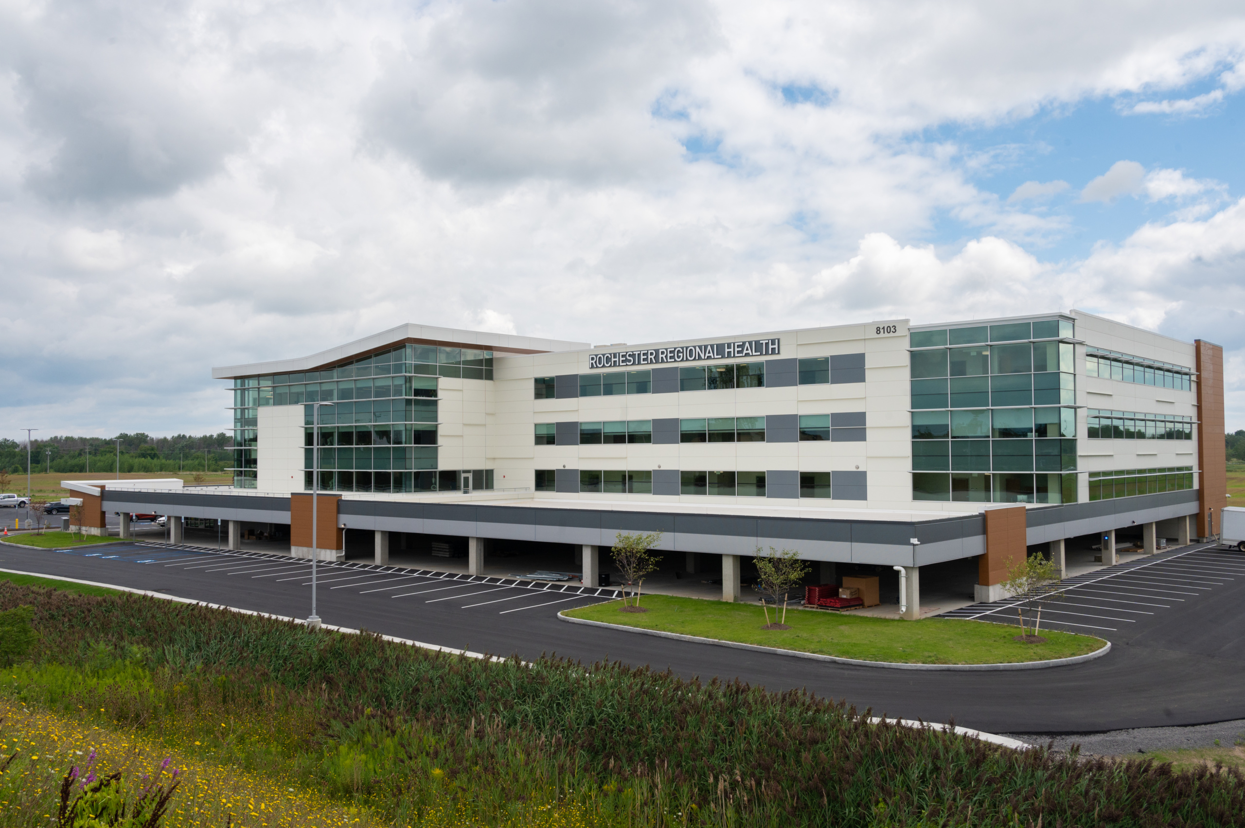 GENESEE COUNTY/Rochester Regional Health Cuts The Ribbon At Their New ...